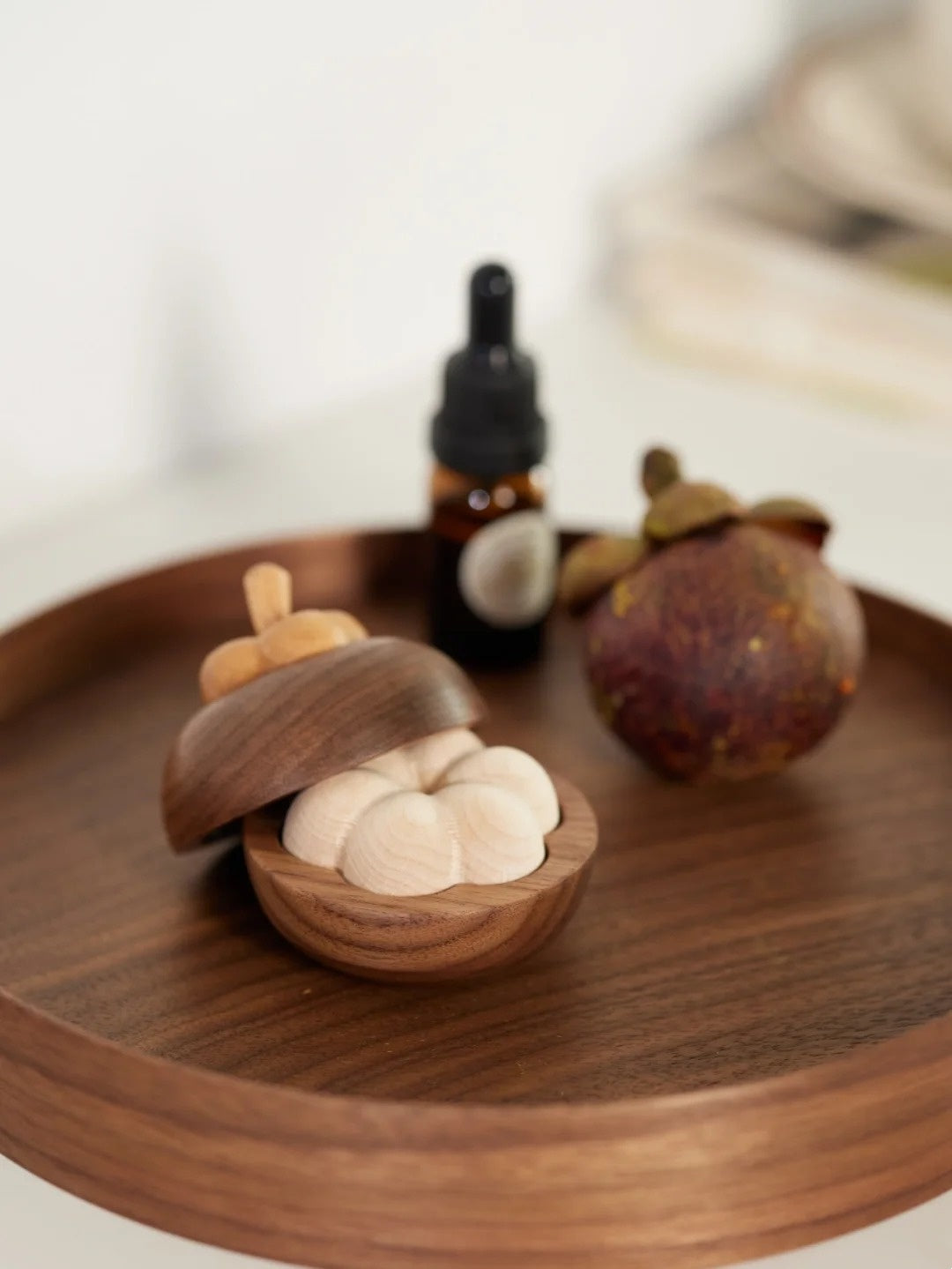 Luxury Black Walnut Diffuser - Handcrafted Wood Aroma Ornament for Bedroom/Office (No Flame Essential Oil Dispenser)